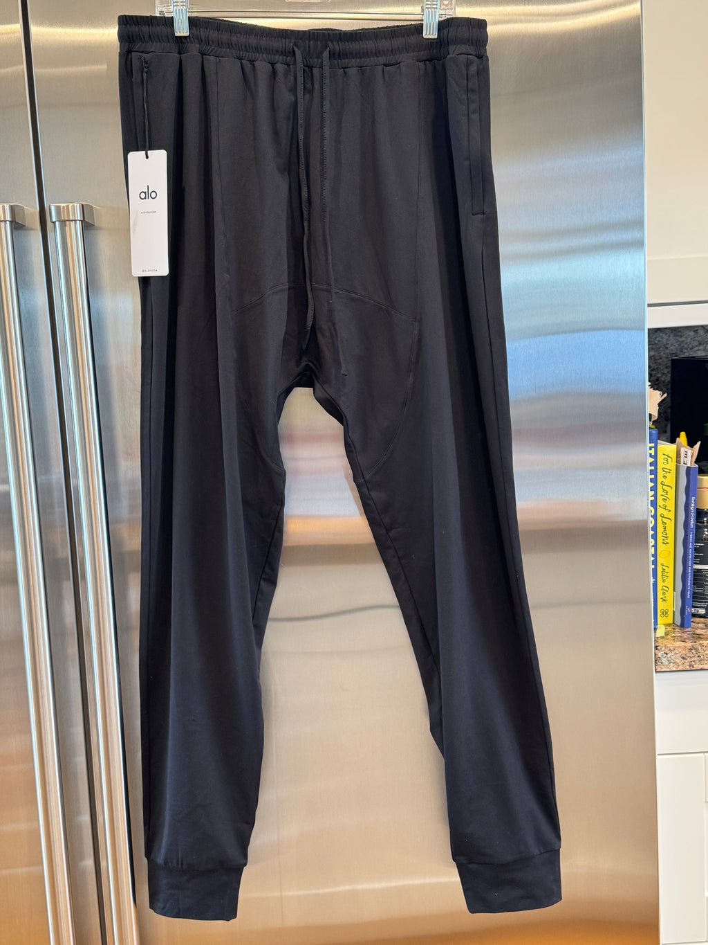 Alo Yoga Conquer Revitalize Black Joggers