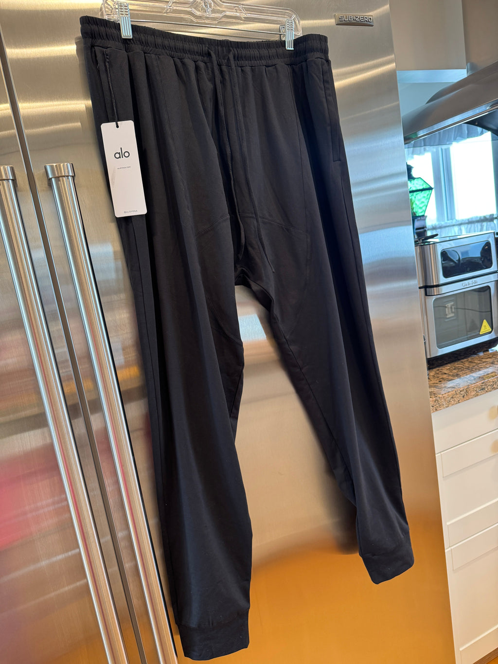 Alo Yoga Conquer Revitalize Black Joggers