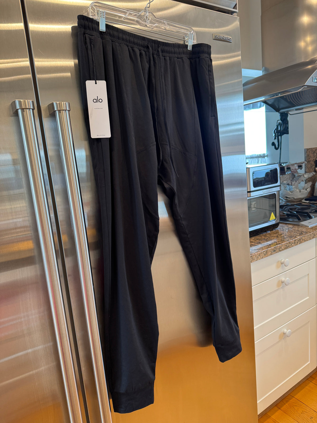 Alo Yoga Conquer Revitalize Black Joggers