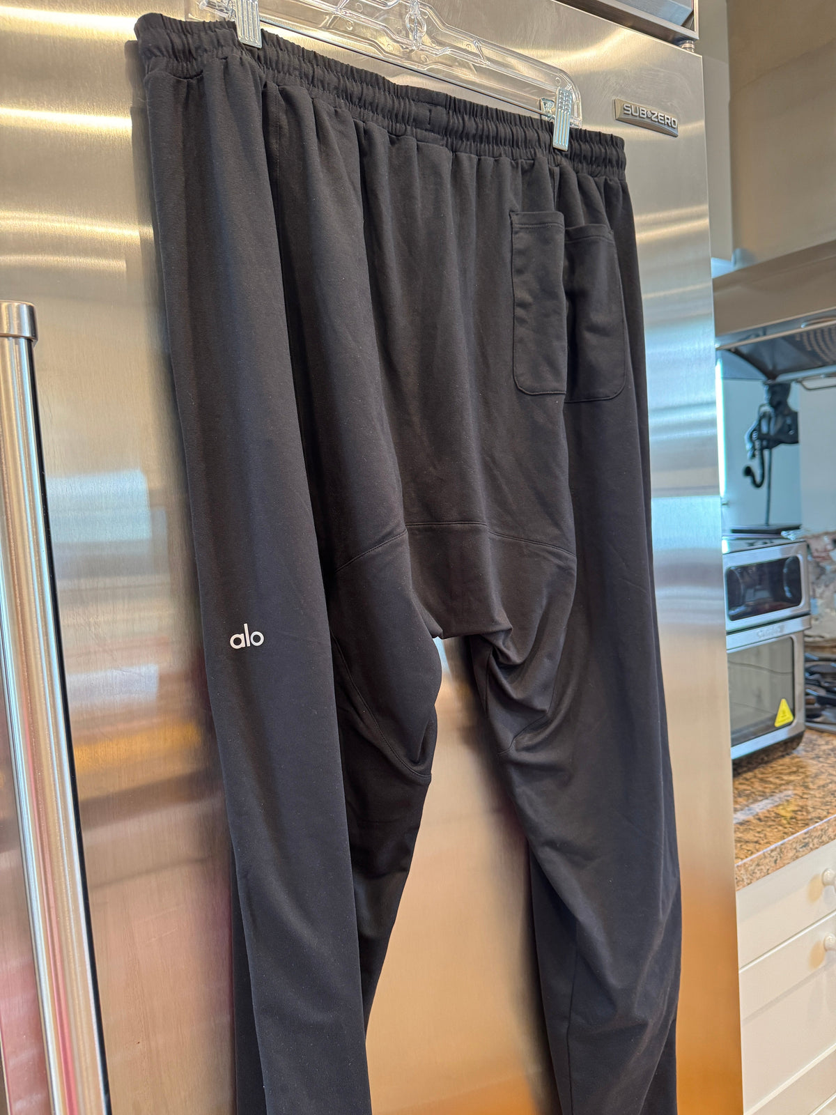 Alo Yoga Conquer Revitalize Black Joggers