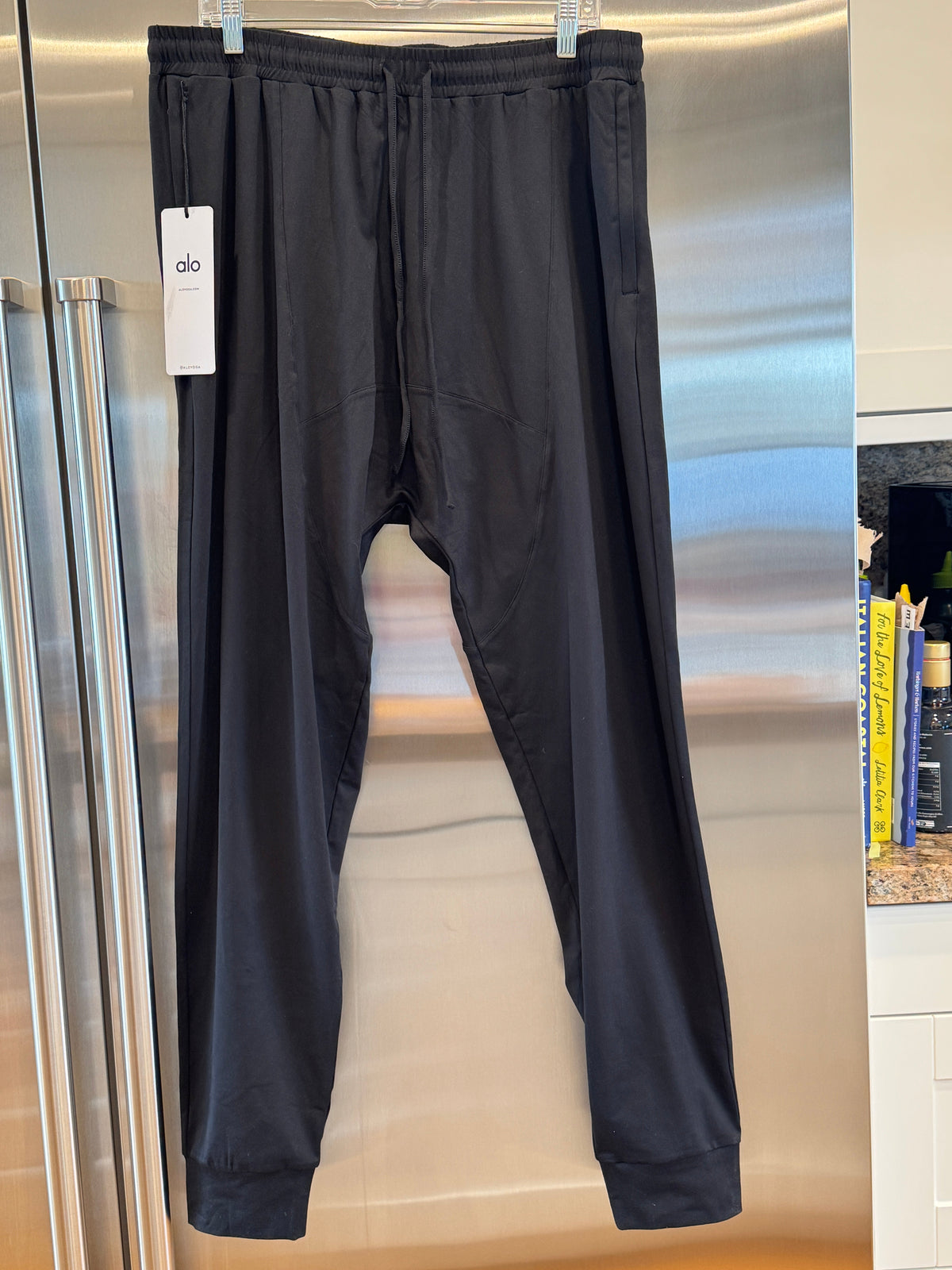 Alo Yoga Conquer Revitalize Black Joggers