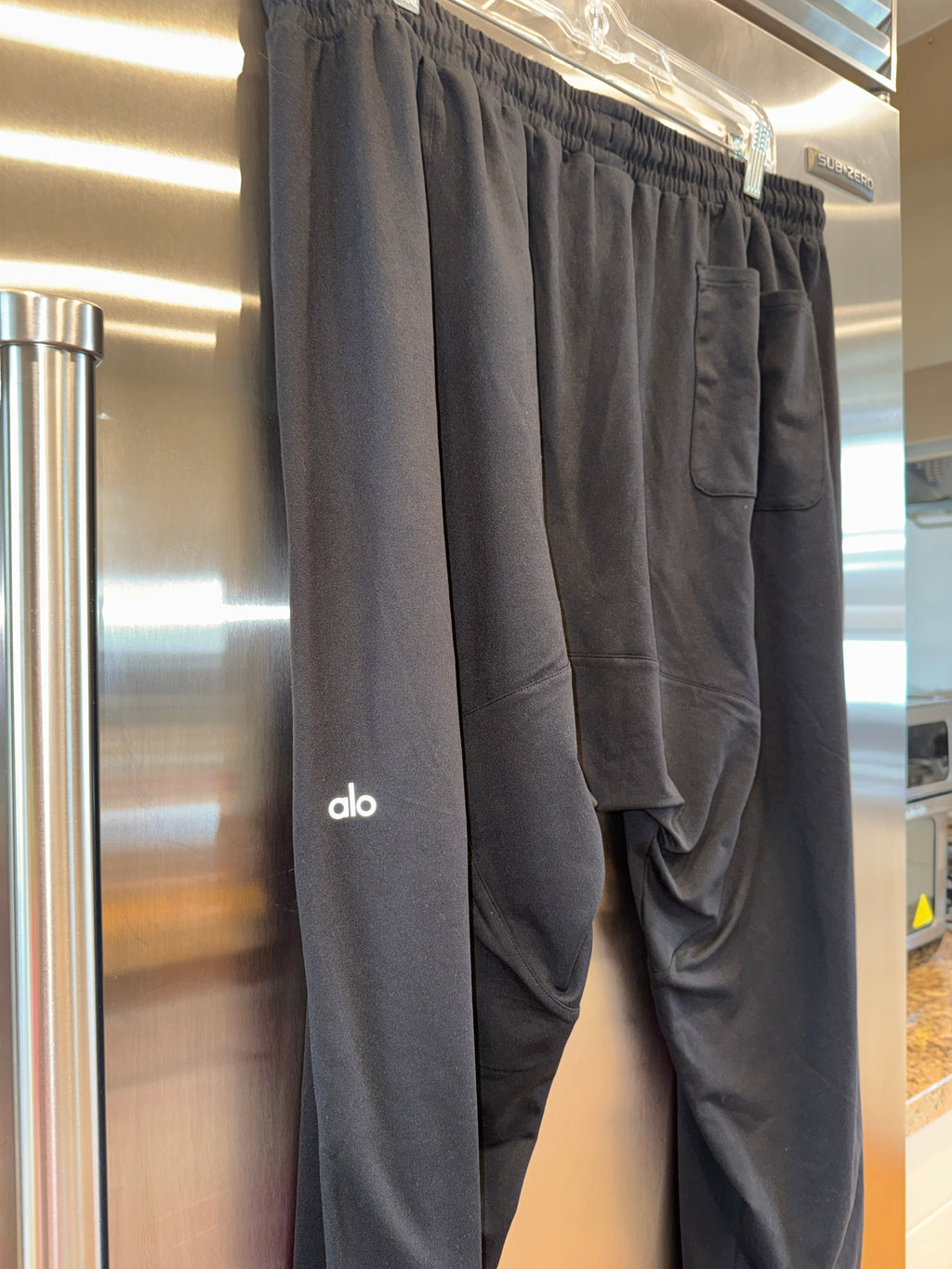 Alo Yoga Conquer Revitalize Black Joggers