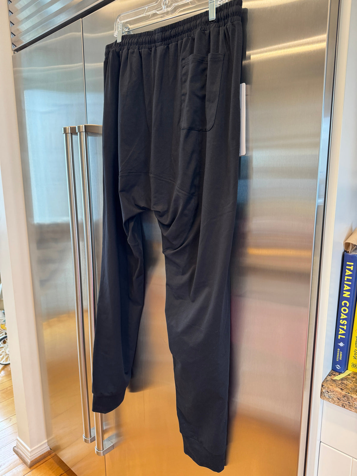 Alo Yoga Conquer Revitalize Black Joggers
