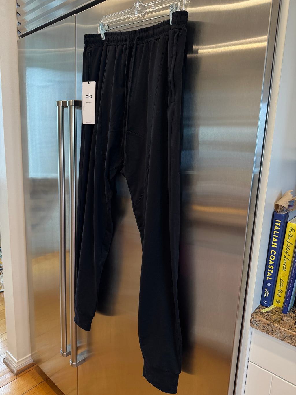 Alo Yoga Conquer Revitalize Black Joggers