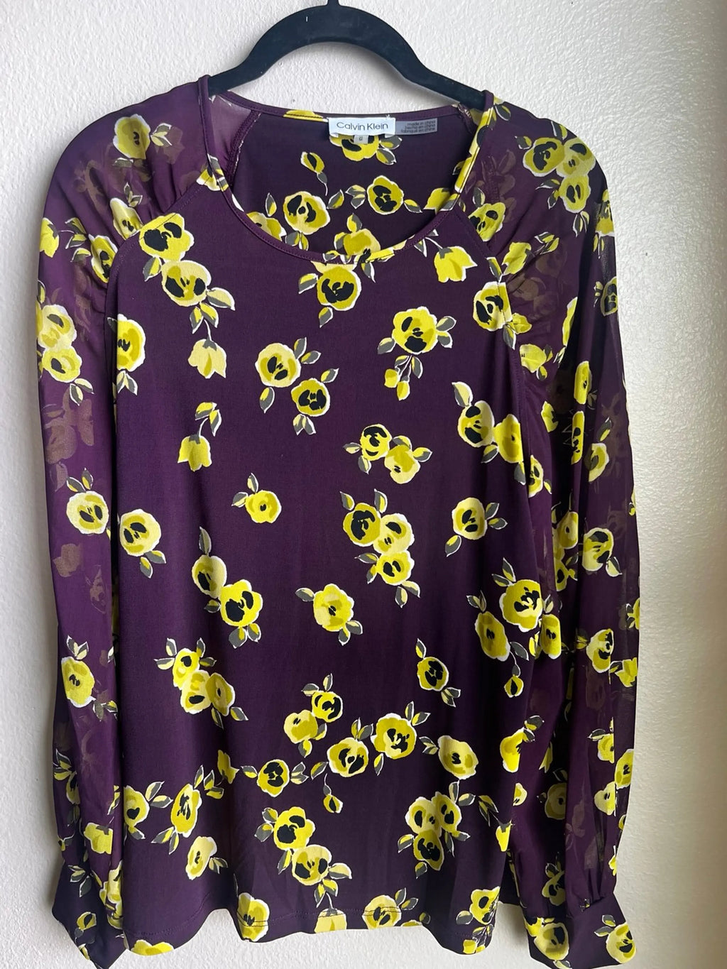 Women’s Calvin Klein Blouse New With Tags 1 in stock Left!! size Medium