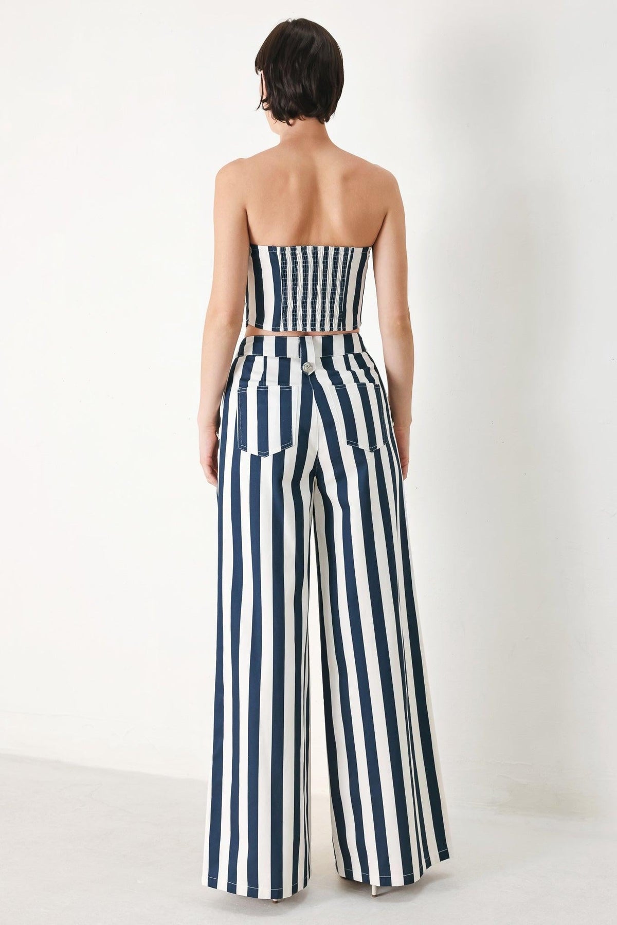 NAVY BLOSSOM WOVEN TUBE TOP