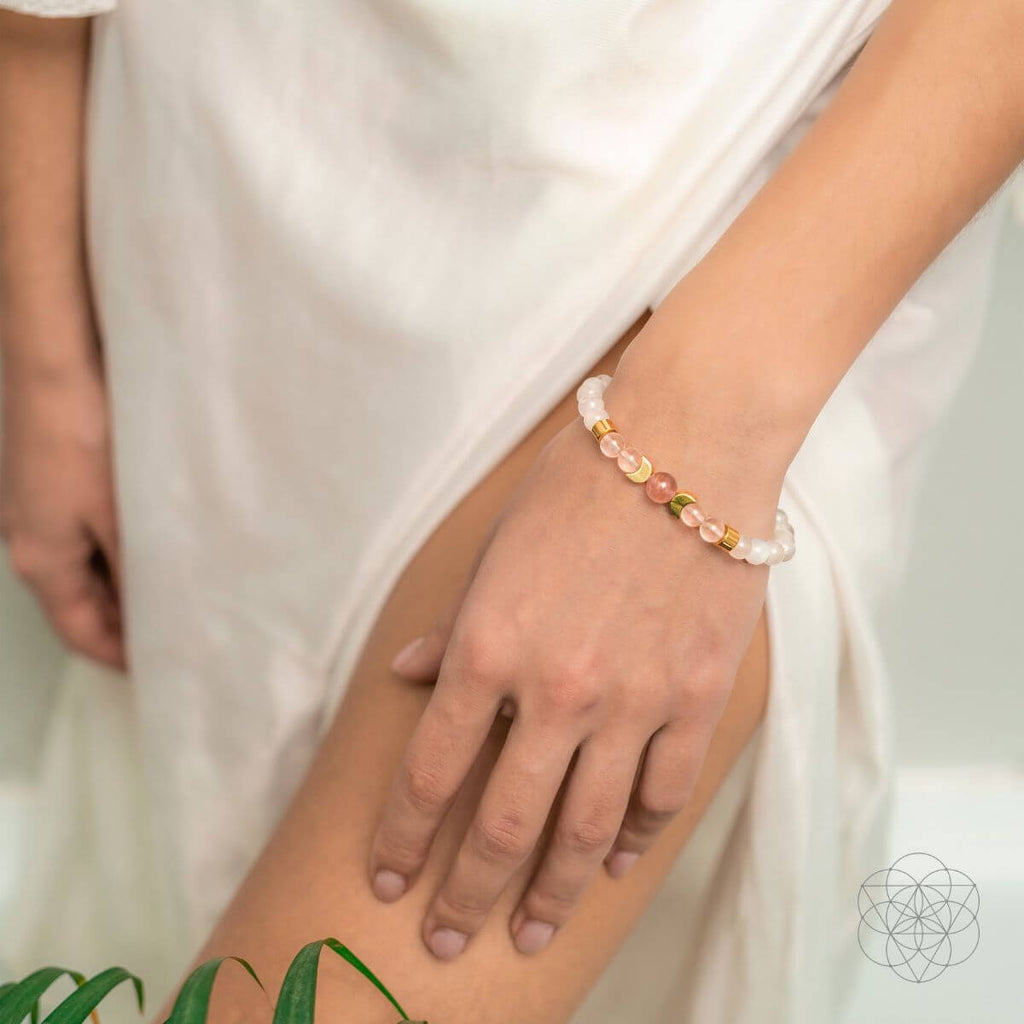 Fertility Bracelet moonstones & pink Quartz together to help spiritually thicken your womb walls and give you a natural glow and radiating energy